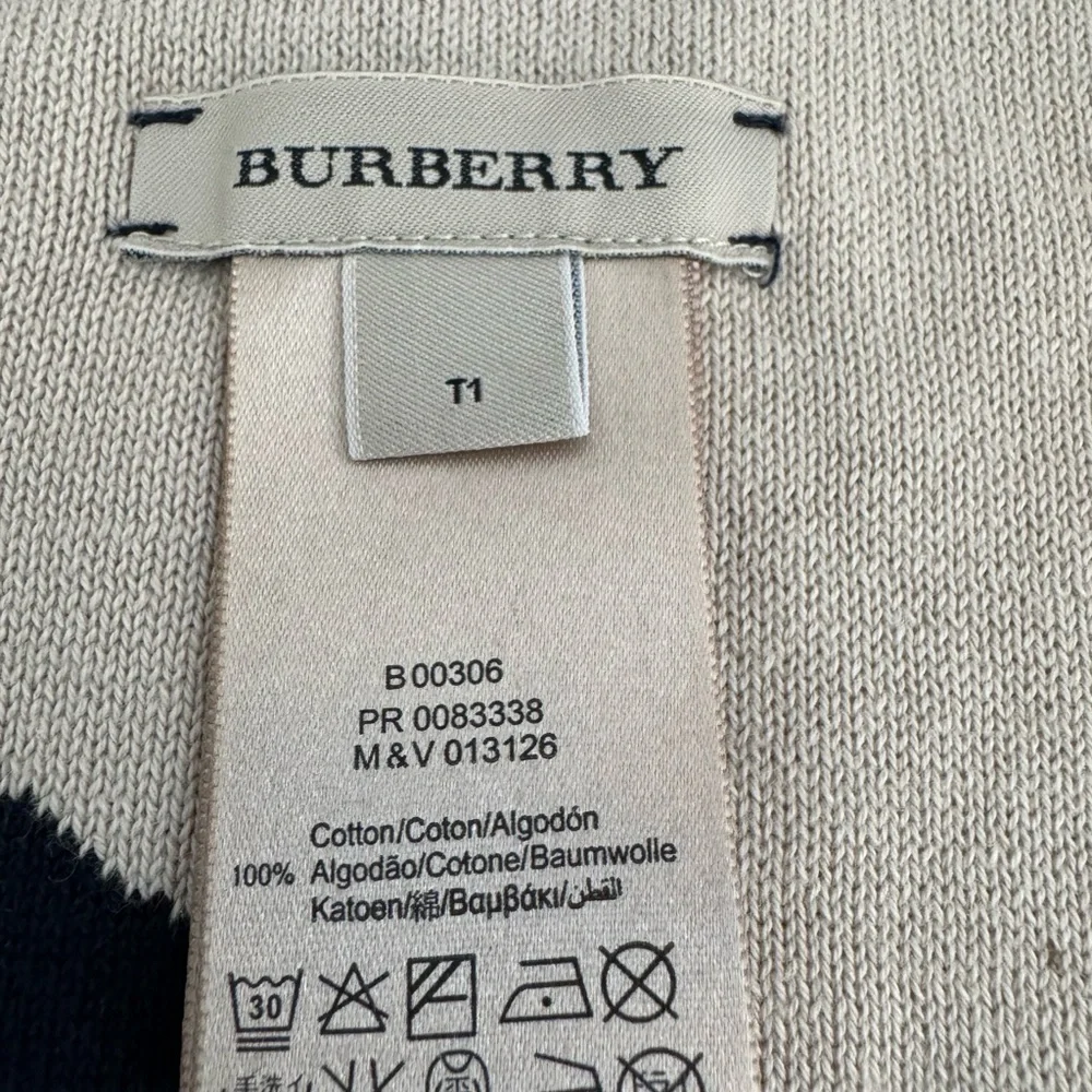 Burberry boys set - hat/scarf